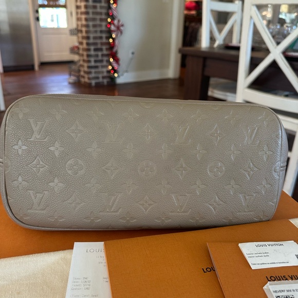 Louis Vuitton Neverfull MM Turtledove Monogram Empreinte with Pouchette. - Picture 6 of 15